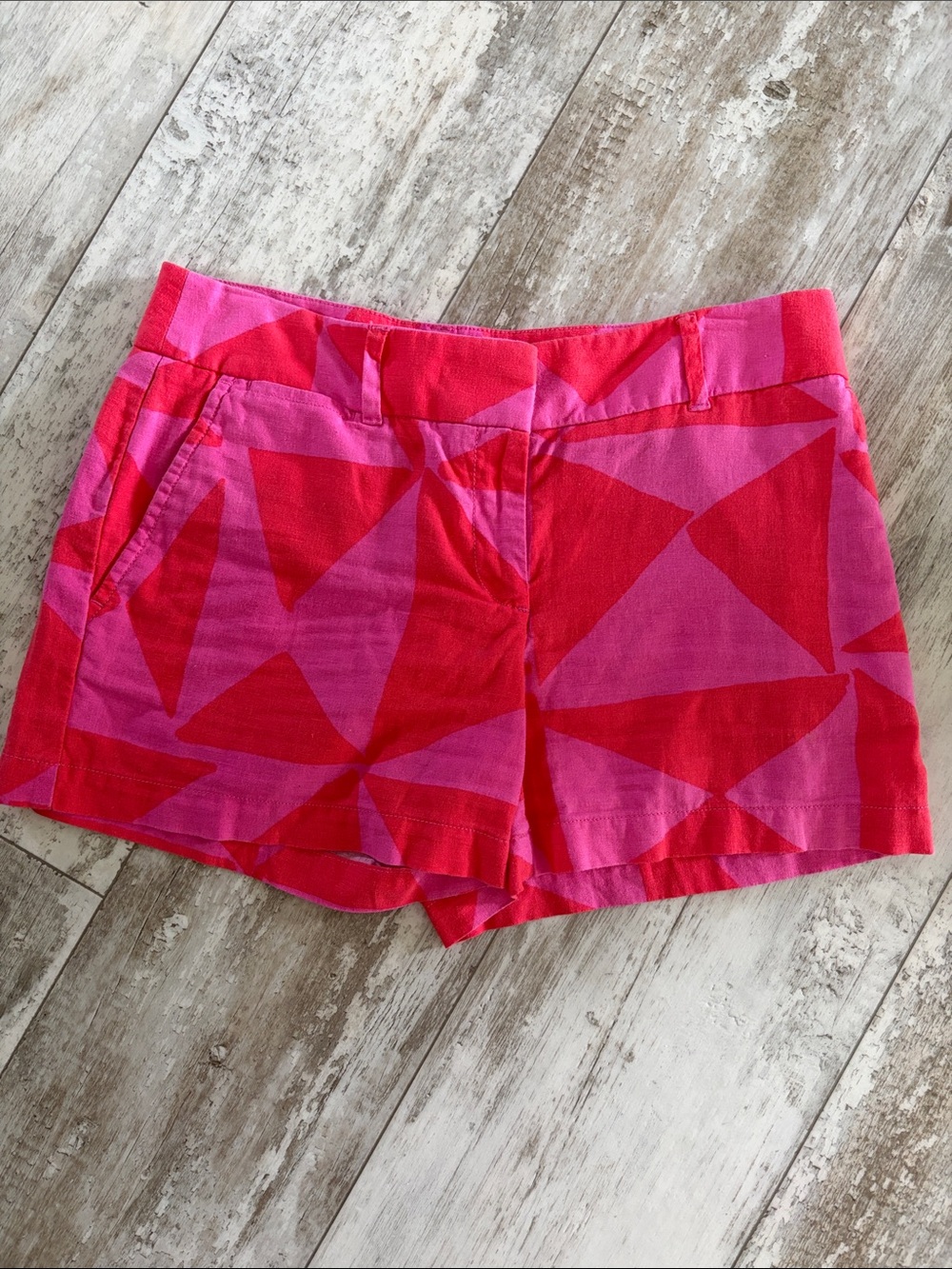 Pink & Red Geometric Women’s Shorts